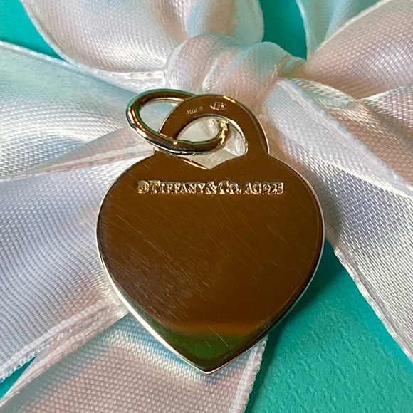 Tiffany & Co. Brand New, Authentic blue splash heart charm “Return to Tiffany”. - Picture 4 of 7